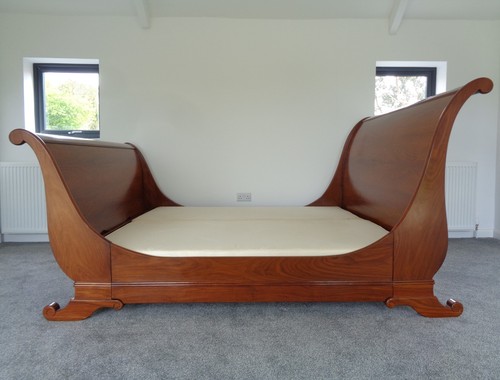 Huge sleigh bed and - sleigh, spring