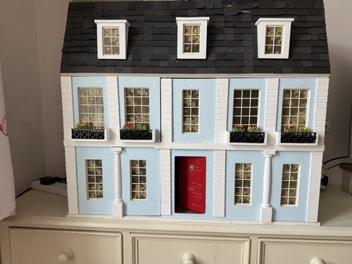 Georgian style dolls house - style,