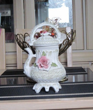 VINTAGE ITALIAN CAPODIMONTE