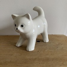 Rosegill Matchmaker White Cat