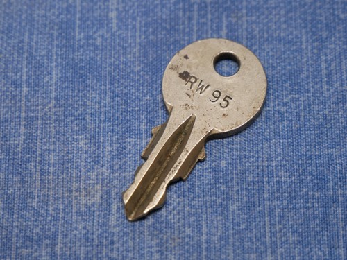 Vintage wurlitzer juke box key - box,