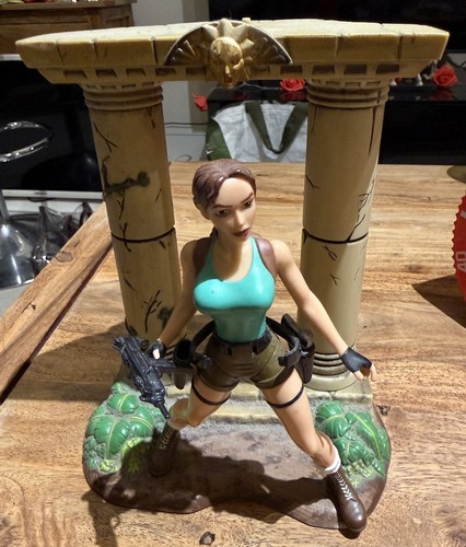 Playmates toys tomb - toys,