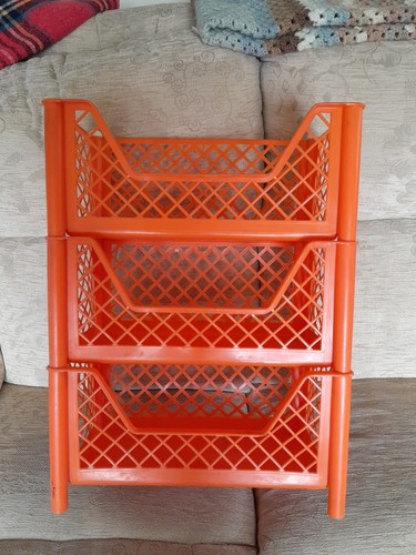 Vintage tier plastic - 3,
