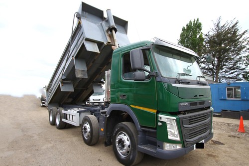 2015 volvo 8x4 steel body - volvo,