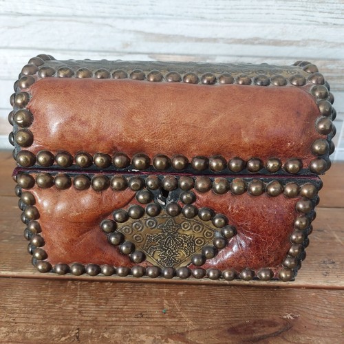 Vintage leather top tack - leather,