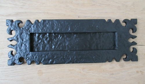 Cast iron sprung letter - cast,
