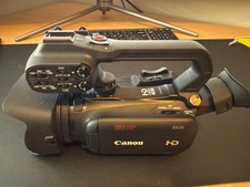 Canon XA30 Camcorder Camera with Rode VideoMic Pro