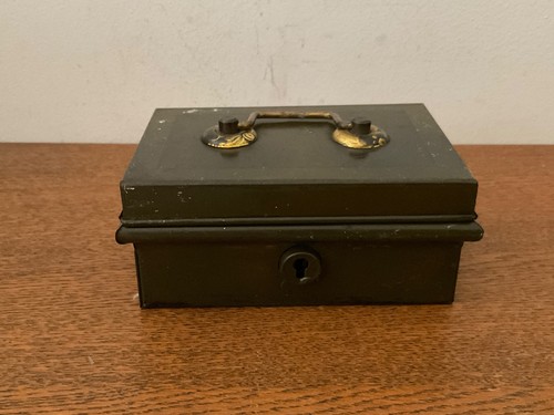 Vintage green metal - green, cash