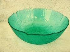 ARCOROC RARE  ** GREEN ASPEN LEAF  **   TRIFLE/SERVING BOWL.    MORE AVAILABLE