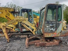 Yanmar B25v mini digger
