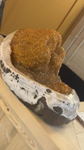 32lg citrine geode crystal bed - geode,