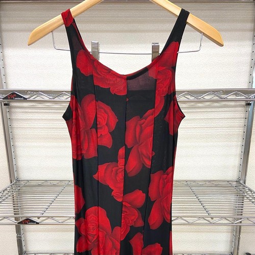 Black and red rose flamenco - red,