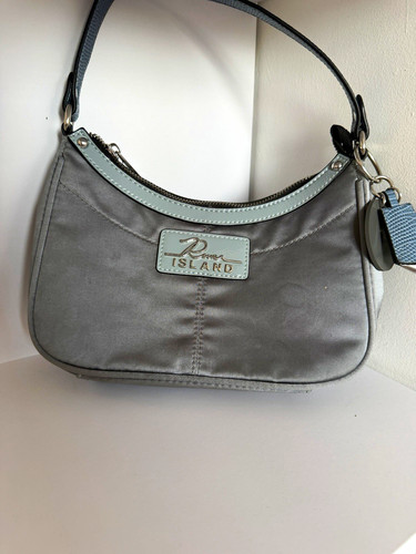 River island small - river,