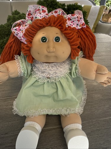 Red haired green eyed - red, hm2