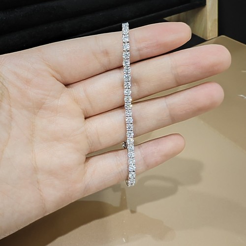 Natural round cut diamond - round,