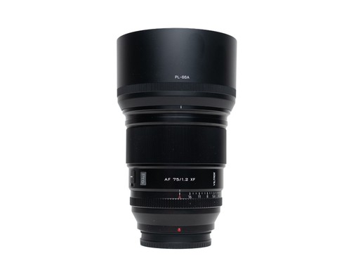Viltrox 75mm pro xf - f/1.2,