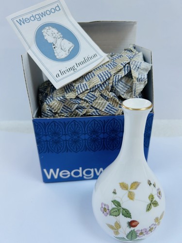 Wedgwood wild strawberry vase - wedgwood,