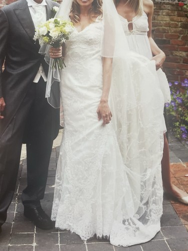 Stunning designer ivory lace - stunning,