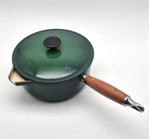 Cousances creuset sauce pan - le,