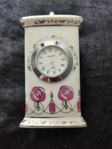 Wedgwood clock with - clock,