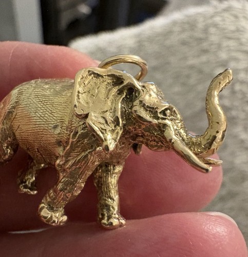 9ct gold elephant - gold,