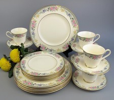Royal Doulton Dinner Service Set "Eleanor" for 6. Plates Cups  Bone china FLORAL