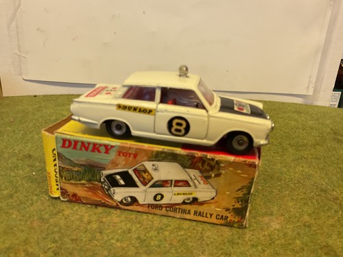 Dinky toys 212 ford - toys, cortina