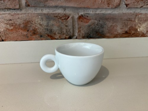 Illy cafe red logo cappuccino - cafe,