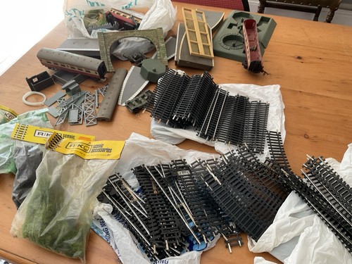 Miscellaneous train pieces - miscellaneous,