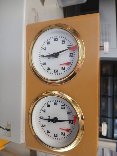 Tcs chess clock white buttons - clock,