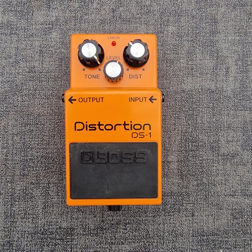 Boss distortion pedal - boss, ds-1
