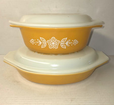 Vintage Pyrex Butterfly Gold 1 1/2 QT Oval Casserole 1 QT  divided dishes lids
