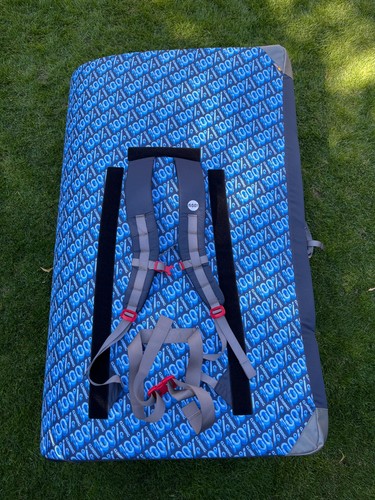 Moon climbing saturn crash pad - crash,