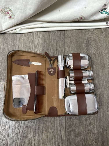 Vintage men travel - vintage, shaving