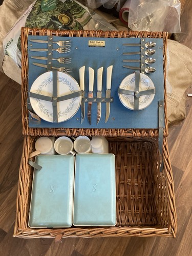 Sirram vintage picnic basket - vintage,