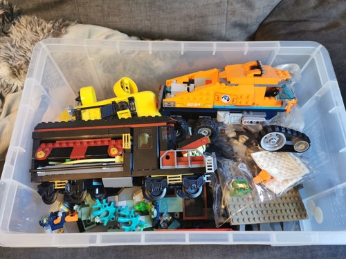 Random lego box - box,