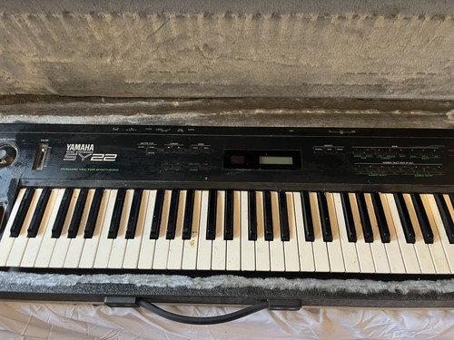 Yamaha sy22 with case - sy22,