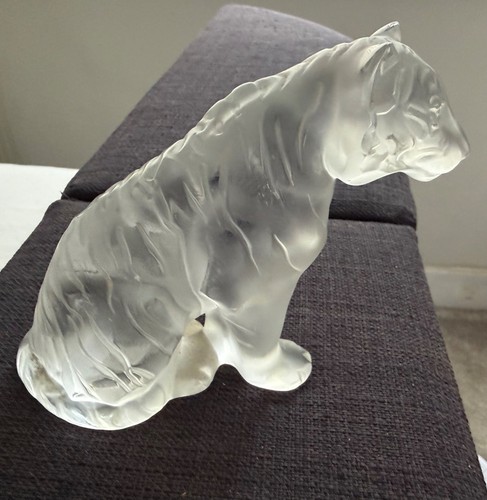 Lalique sitting tiger - sitting,