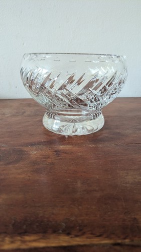 Cut glass rose bowl with - rose,