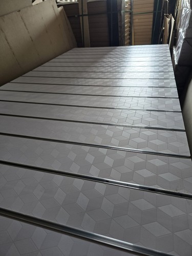 White slatwall panels - 6,