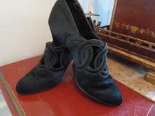 1920's/1930's French silk shoes EHRLICH Frères stylish vamp.