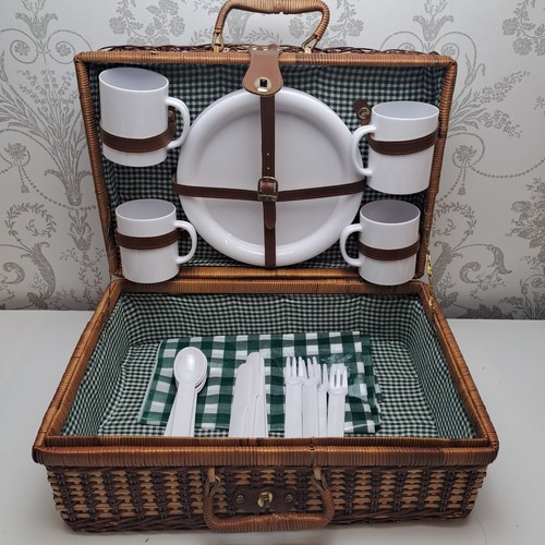 Vintage wicker picnic basket - wicker,