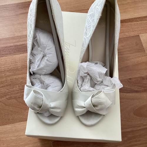 Jenny packham ivory lace - no,