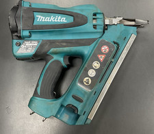 Makita GN900 Gas Nailer 7.2-Volt with 2 Batteries