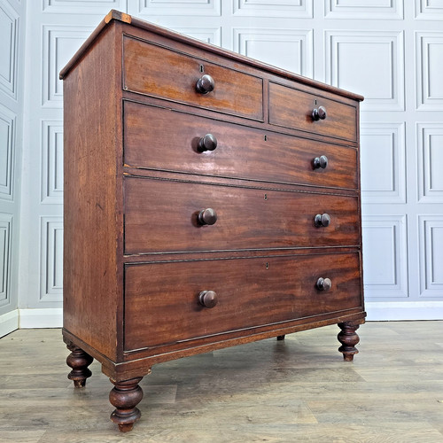 Antique chest drawers - of,