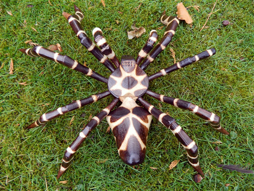 Wooden spider carving hand - wooden,