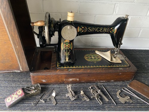 Vintage singer sewing machine - singer,