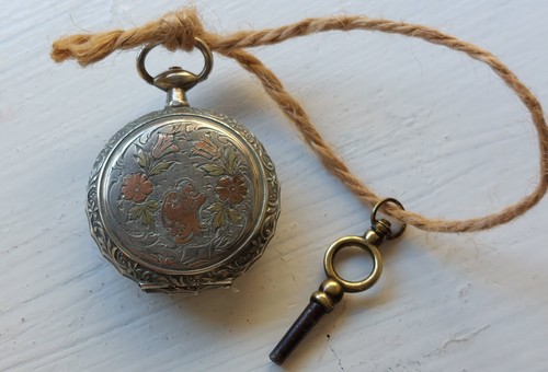 Antique silver gold key - key, wind