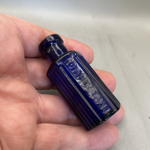 Nice small blue glass poison - nice,