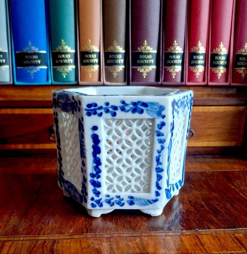 Antique oriental blue white - blue,